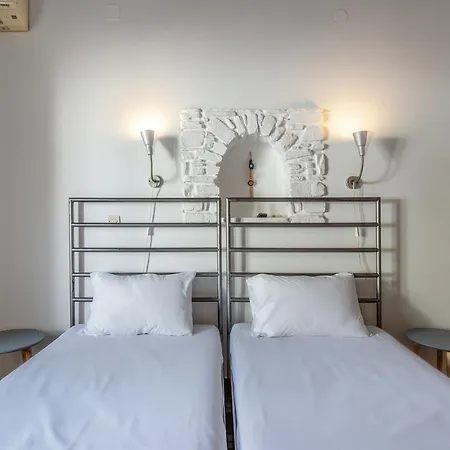 En Tino 1 Guest house